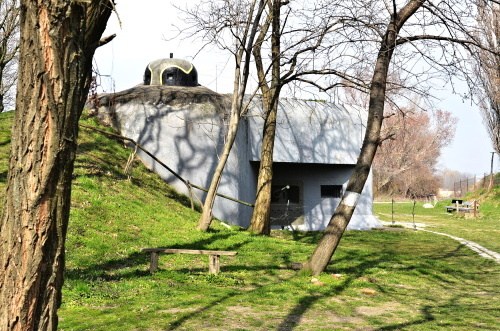 B-S 8 Hřbitov (R)